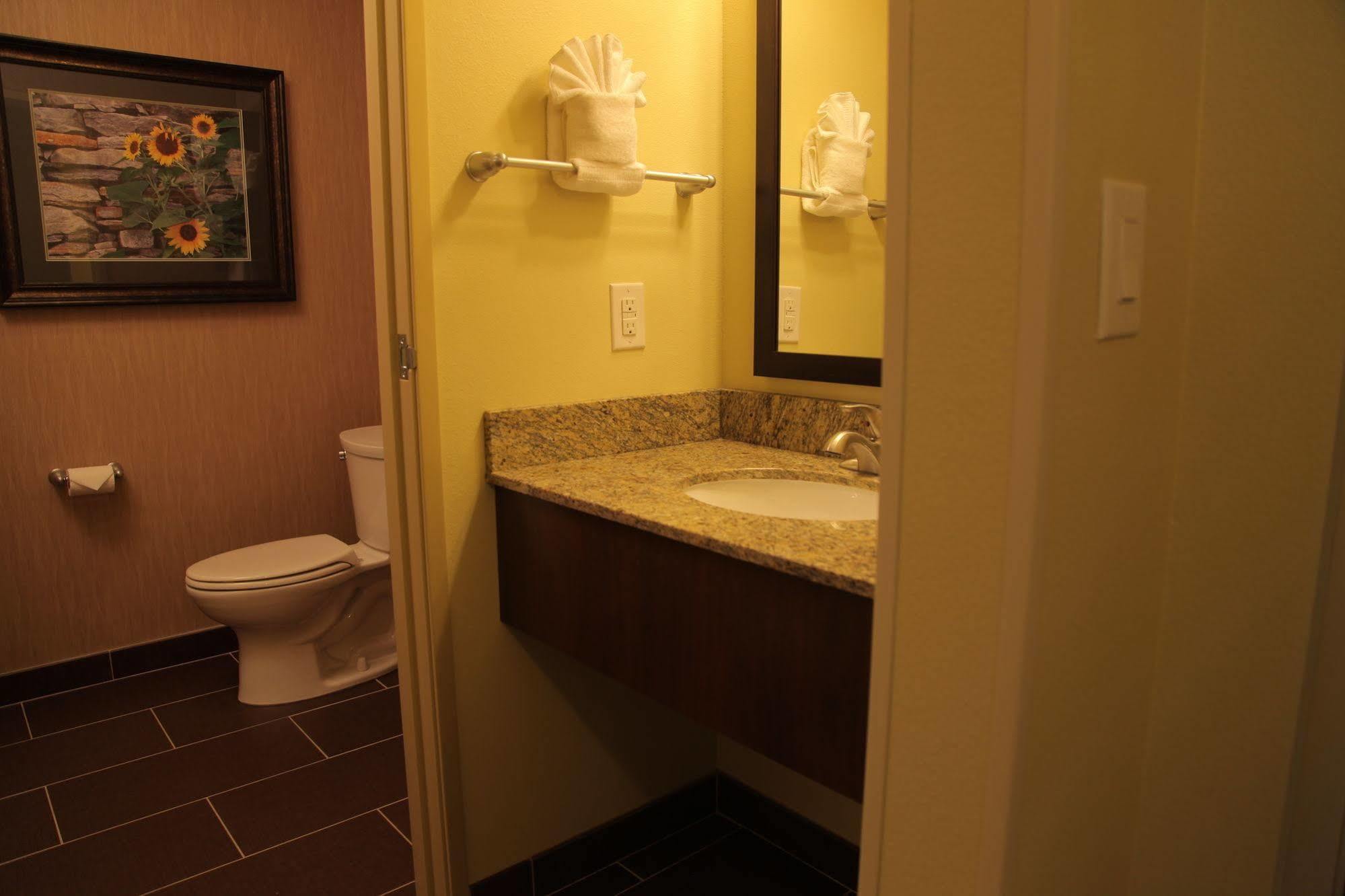 Little Missouri Inn & Suites Watford City ภายนอก รูปภาพ